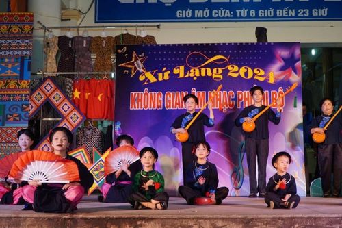 Phố đi bộ Kỳ Lừa: Đón trên 8 nghìn lượt người tới tham quan, trải nghiệm
