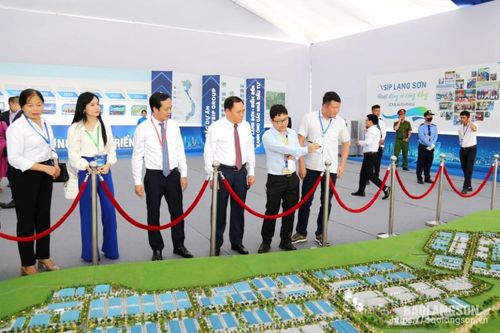 'Trải thảm' đón các nhà đầu tư nước ngoài