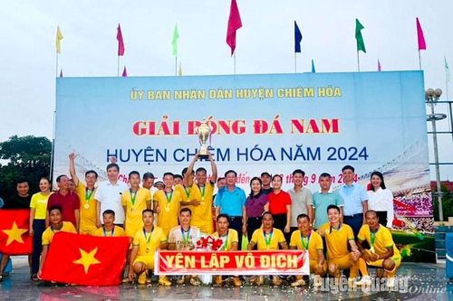 Đội bóng xã Yên Lập vô địch Giải bóng đá nam 7 người huyện Chiêm Hóa
