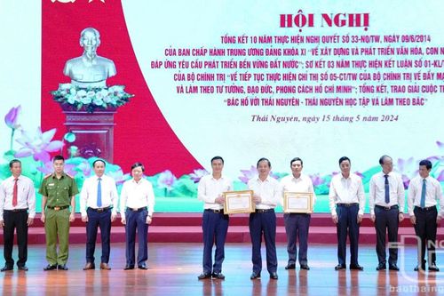 'Nhớ lời Di chúc, theo chân Bác'