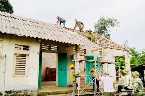 Thắm đượm nghĩa tình đồng đội