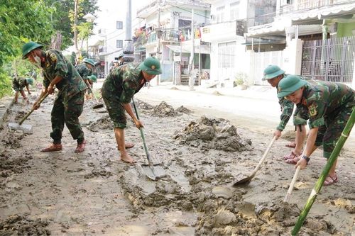 Phía trước là Nhân dân