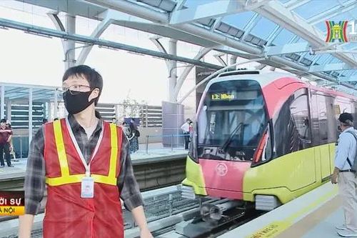 Hàng chục nghìn lượt khách đi metro Hà Nội dịp nghỉ lễ