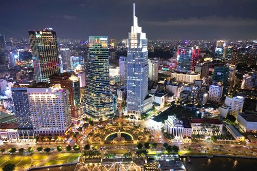 Ngắm TP.HCM rực rỡ ánh đèn từ trên cao khi đêm xuống