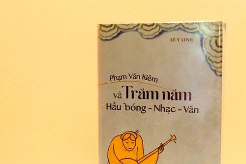 Trăm năm hầu bóng - nhạc - văn
