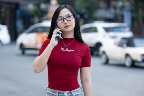 Người trẻ TP.HCM, Hà Nội than trời vì 'áp lực kép', quyết độc thân