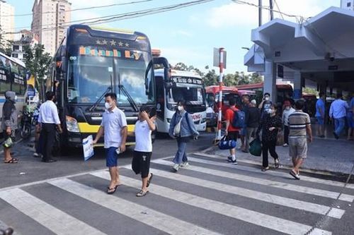 Dịp lễ 2/9, hành khách qua 3 bến xe lớn của Hà Nội tăng vọt