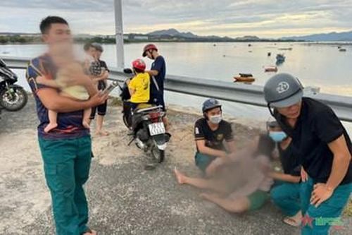 Lực lượng dân quân ngăn chặn kịp thời người phụ nữ ôm con tự vẫn