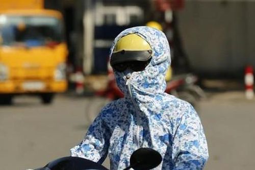Miền Bắc oi nóng trước mưa bão