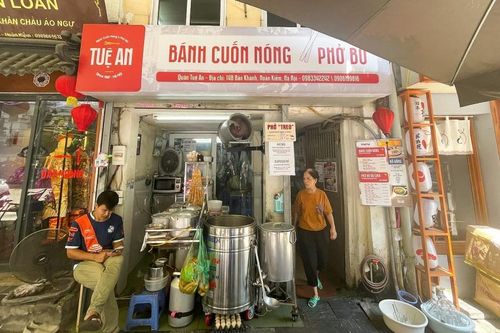 Phở 'treo': Hình thức thiện nguyện kiểu mới làm ấm lòng giữa phố cổ Hà Nội
