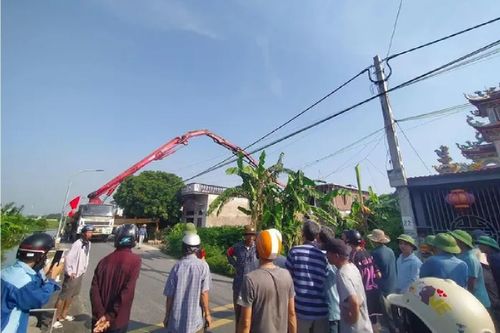 Nam Định: Gãy cần bơm bê tông, 1 công nhân tử vong tại chỗ
