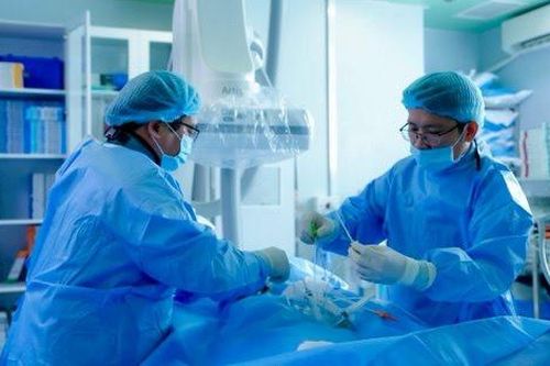 Điều trị dứt điểm cho hai bệnh nhân loạn nhịp tim