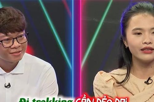 Chàng trai 'thả thính' liên tục khiến cô gái thích thú bấm nút hẹn hò