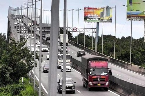 18 ngày 'thu hẹp' mặt cầu dài nhất cao tốc TPHCM - Long Thành để sửa khe co giãn