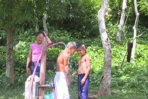 Mang nước sạch đến với đồng bào dân tộc vùng biên giới