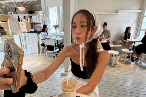 Chủ tiệm cà phê 51 tuổi trẻ trung như gái đôi mươi