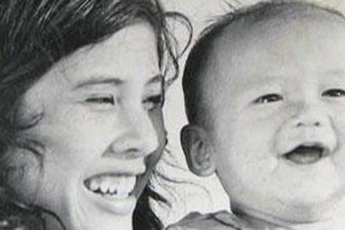 Em bé nổi tiếng trong 'Cánh đồng hoang' giờ là tỷ phú, bỏ nghề để sống cuộc đời đầy ý nghĩa