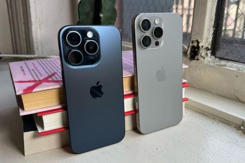 Bảng giá iPhone chính hãng VN/A sau nghỉ lễ: iPhone 15 Pro rầm rộ xả kho, iPhone 11 rẻ bèo cháy hàng