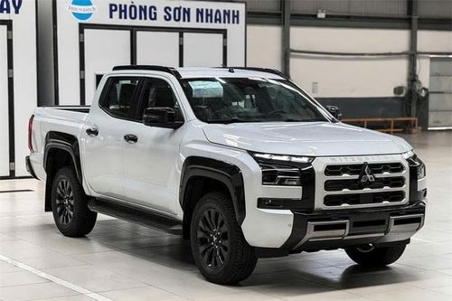 Mitsubishi Triton 2024 lần đầu lộ diện hoàn toàn tại Việt Nam, nâng cấp toàn diện đấu Ford Ranger
