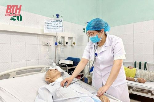 Cứu sống ngoạn mục cụ ông ngừng tim, ngừng thở ngoại viện