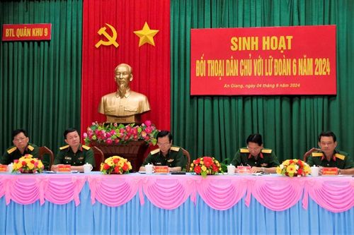 Quân khu 9 đối thoại dân chủ tại Lữ đoàn 6