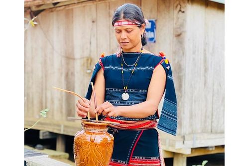 Đinh Thị Văn: Đưa văn hóa truyền thống đến với du khách