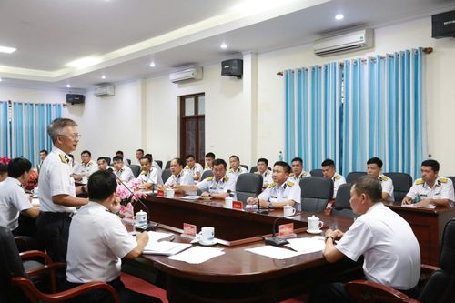 Vùng 4 Hải quân: Giao nhiệm vụ cho các quân nhân tham gia hội thi Thuyền trưởng, Chính trị viên giỏi Quân chủng Hải quân