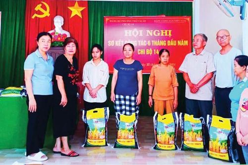 Dân là chủ và dân làm chủ