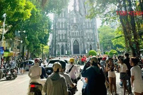 Hà Nội: Tổng thu từ khách du lịch trong kỳ nghỉ lễ 2/9 ước đạt hơn 2.180 tỷ đồng