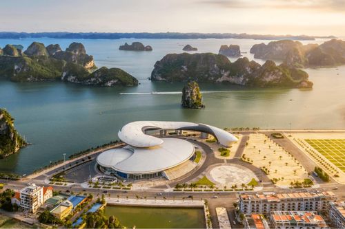 Quảng Ninh: Doanh thu từ du lịch trong 4 ngày nghỉ lễ ước đạt hơn 1.000 tỷ đồng
