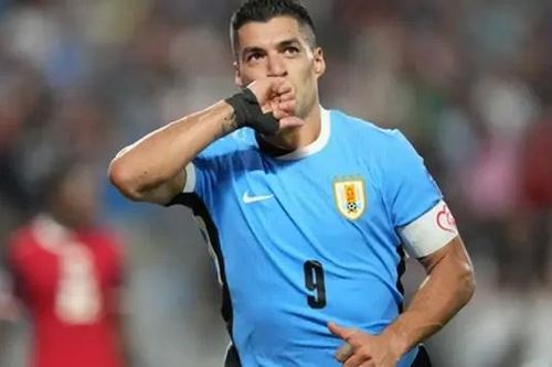 Luis Suarez giã từ đội tuyển Uruguay