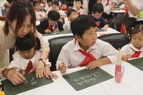 Gìn giữ và lan tỏa tiếng Việt ở nước ngoài