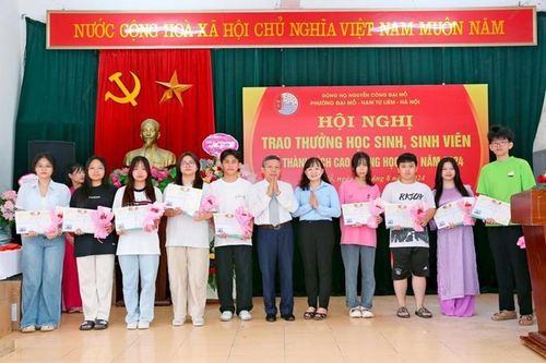 Trao thưởng học sinh, sinh viên năm 2024