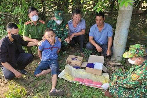 Bắt đối tượng có nhiều tiền án vận chuyển 18.000 viên ma túy