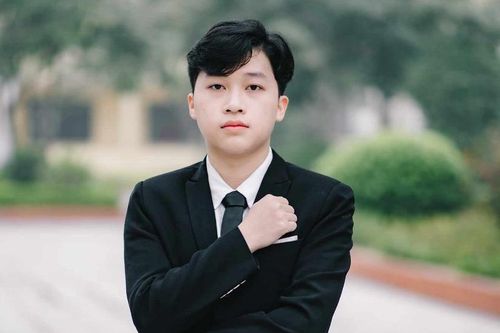 Thủ khoa đầu vào ĐH Kinh tế quốc dân: 'Bố mẹ sẵn sàng bán nhà để em được đi học'