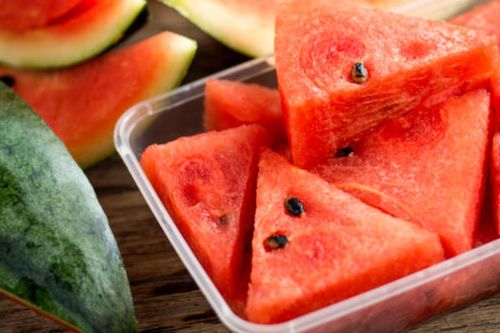 Cách bảo quản dưa hấu đã cắt lát