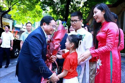 Thủ tướng Phạm Minh Chính đón năm học mới cùng thầy trò trường PTCS Nguyễn Đình Chiểu