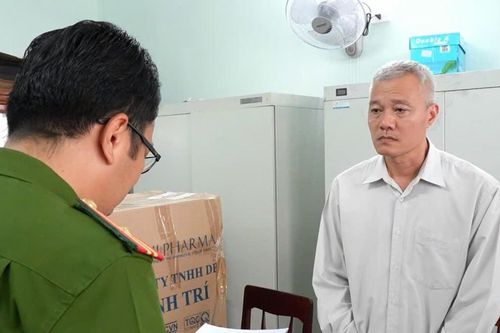 Khởi tố nguyên Trưởng phòng thuộc BQL Khu kinh tế và các KCN Quảng Ngãi