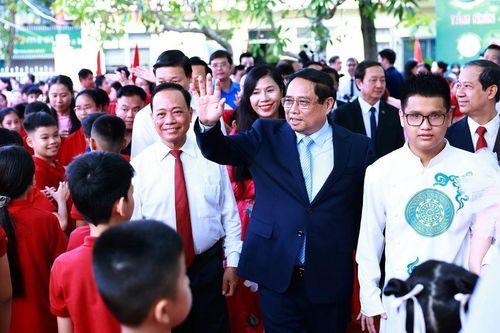 Thủ tướng Phạm Minh Chính dự Lễ khai giảng tại PTCS Nguyễn Đình Chiểu