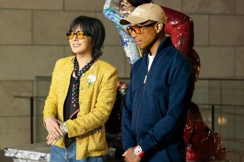 Triển lãm đấu giá của G-Dragon có gì?