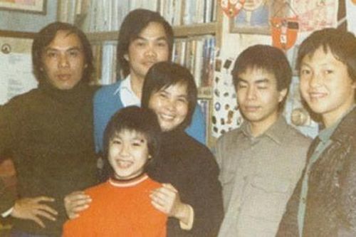 Con trai Xuân Quỳnh: 'Đời tôi đẹp vì có mẹ, bố, dượng Vũ và các em'