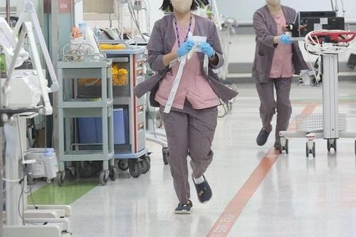 Em bé 2 tuổi bị 11 bệnh viện từ chối điều trị gây phẫn nộ ở Hàn Quốc