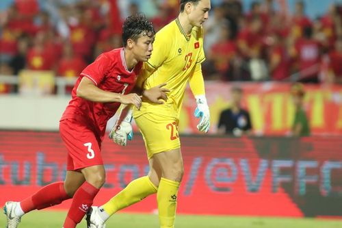 HLV trưởng tuyển Nga dành lời khen cho cầu thủ Việt Nam