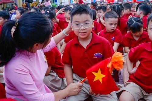 Hơn 25 triệu học sinh, sinh viên hân hoan bước vào năm học mới