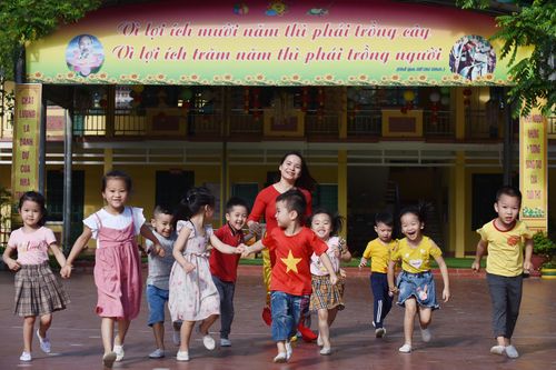 Xây dựng đội ngũ giáo viên đáp ứng yêu cầu đổi mới giáo dục
