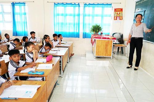 Năm học mới ở vùng đồng bào dân tộc thiểu số tại Tây Nam Bộ