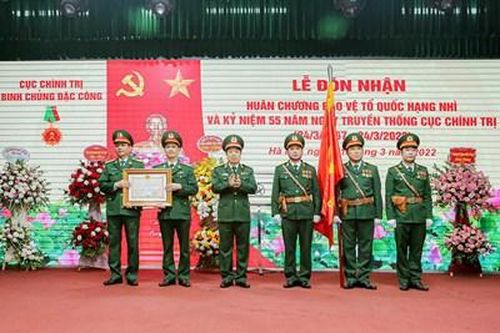Hướng thi đua vào thực hiện nhiệm vụ chính trị trung tâm