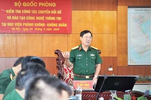 Thượng tướng Lê Huy Vịnh kiểm tra công tác chuyển đổi số tại Học viện Phòng không-Không quân