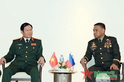 Thượng tướng Nguyễn Tân Cương gặp trưởng đoàn một số nước tham dự Hội nghị ACDFM-21