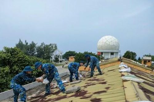 Sư đoàn 363 bảo đảm an toàn tính mạng và tài sản của nhân dân trên đảo Bạch Long Vĩ